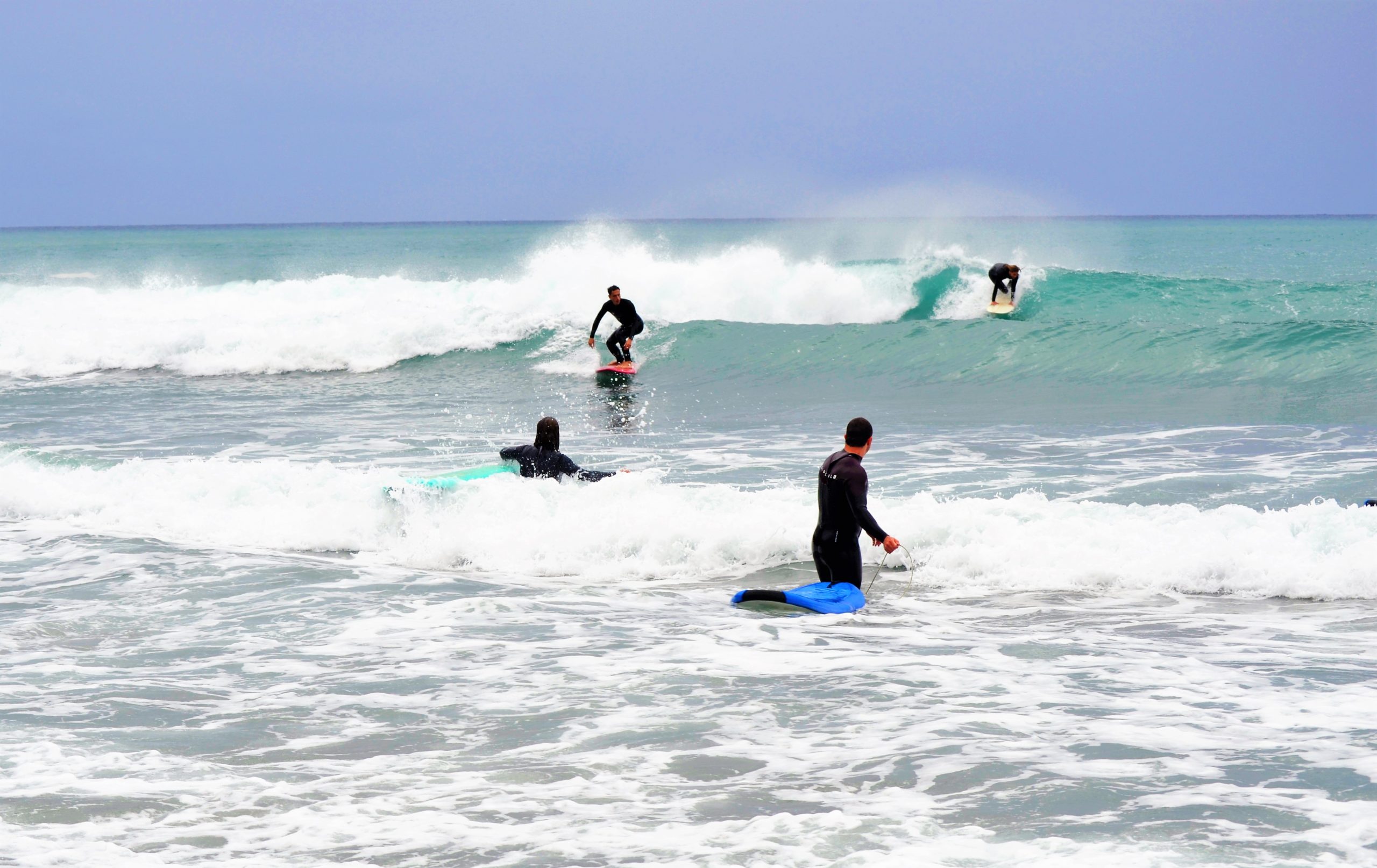 Clase de surf de perfeccionamiento en Calnegre